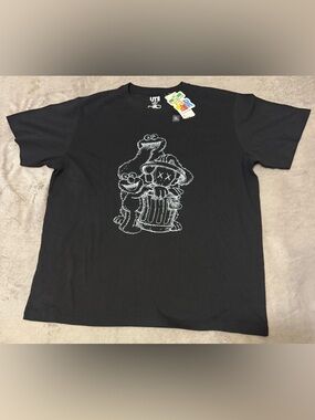 KAWS x Uniqlo x Sesame Street Companion Trash Can Outline Tee Mens Size XL